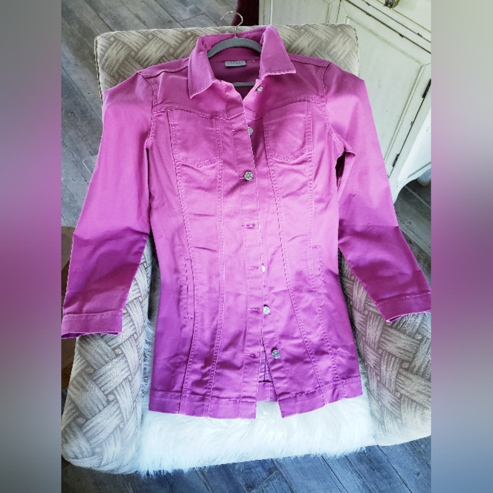 Susan Graver Long Jean Jacket, size M, never used, Fushia